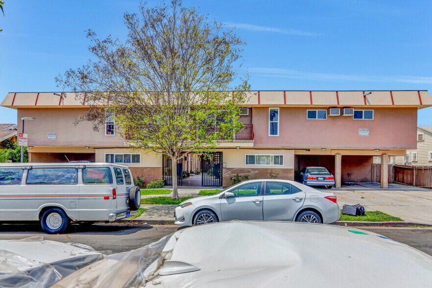 More Photos Of 423 N Harvard Blvd, Los Angeles Apartments For Sale