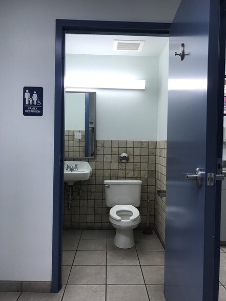 More Photos Of 1310 W St Marys Rd, Tucson Medical For Lease