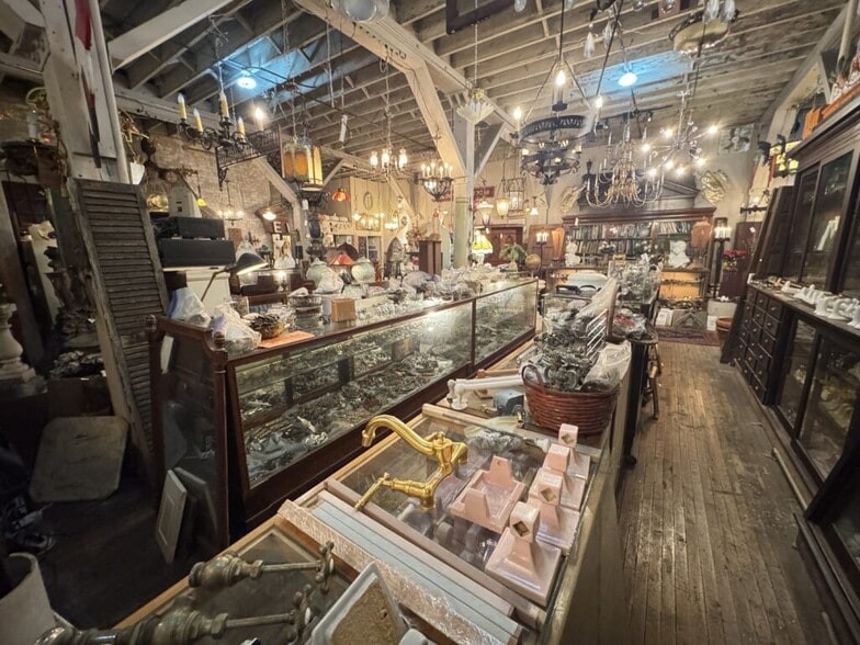 More Photos Of 20 S Ontario St, Toledo Office For Sale