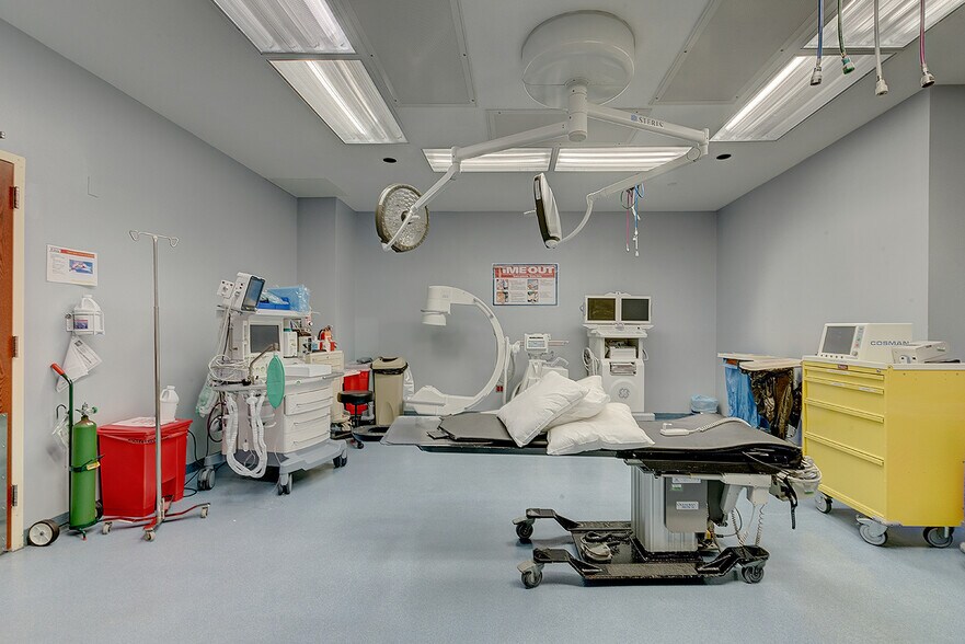 More Photos Of 855 Lehigh Ave, Union Township Office For Lease