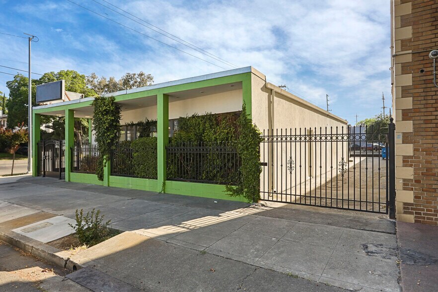 More Photos Of 1446 N Hunter St, Stockton Office For Sale