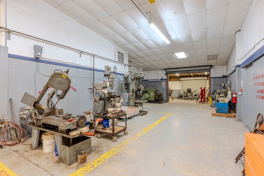 More Photos Of 222 Walcot Rd, Westlake Warehouse For Sale