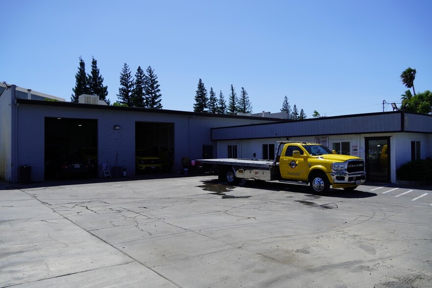 More Photos Of 1336-1340 Dixieanne Ave, Sacramento Warehouse For Sale