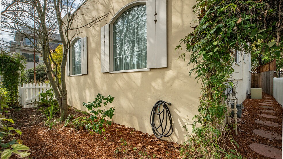 More Photos Of 717 C St, San Rafael Office For Sale