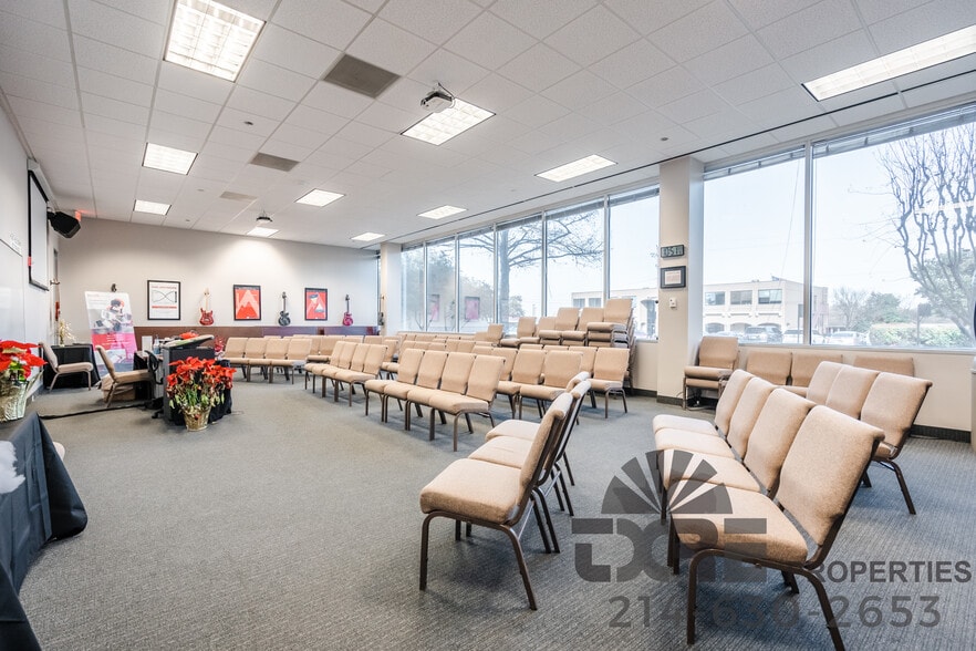 More Photos Of 1301 S Bowen Rd, Arlington Office For Lease