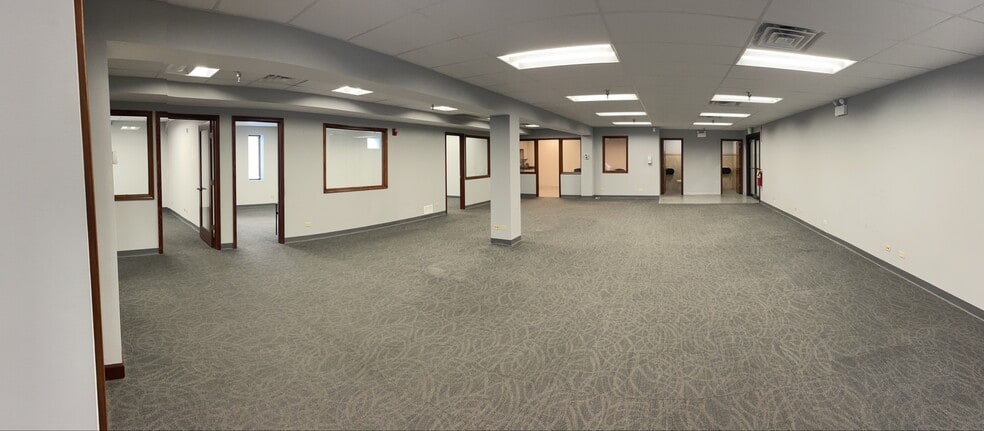 More Photos Of 435 W 194th St, Glenwood Manufacturing For Lease