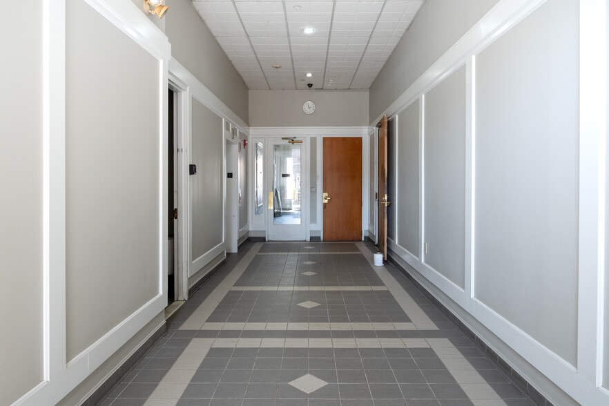 More Photos Of 19 Main St, Hingham Storefront Retail Office For Lease