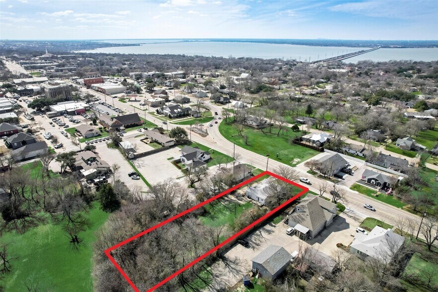 More Photos Of 504 N Goliad St, Rockwall General Retail For Sale