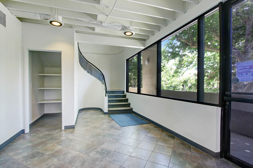 More Photos Of 5210 Lewis Rd, Agoura Hills Light Distribution For Lease
