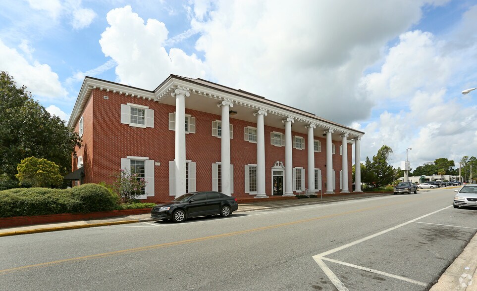 More Photos Of 164 NW Madison St, Lake City Medical For Lease