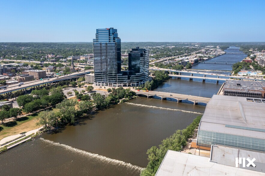 More Photos Of 139 Pearl St NW, Grand Rapids Multifamily For Sale