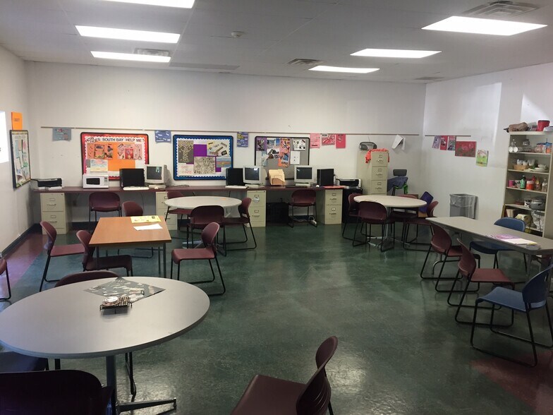 More Photos Of 50 Aldrin Rd, Plymouth Flex For Lease