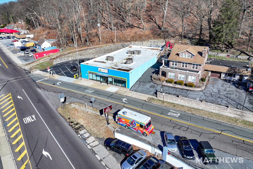 More Photos Of 2201 Dengler St, Mount Penn Medical For Sale