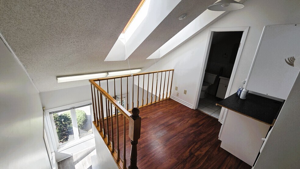 More Photos Of 1044-1058 Gardiners Rd, Kingston Office For Lease