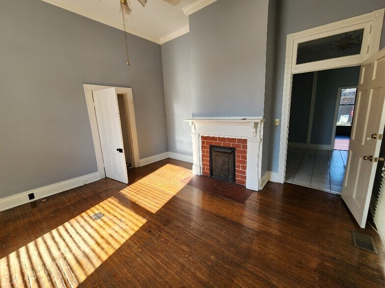 More Photos Of 432 E Main St, Gallatin Office Residential For Sale