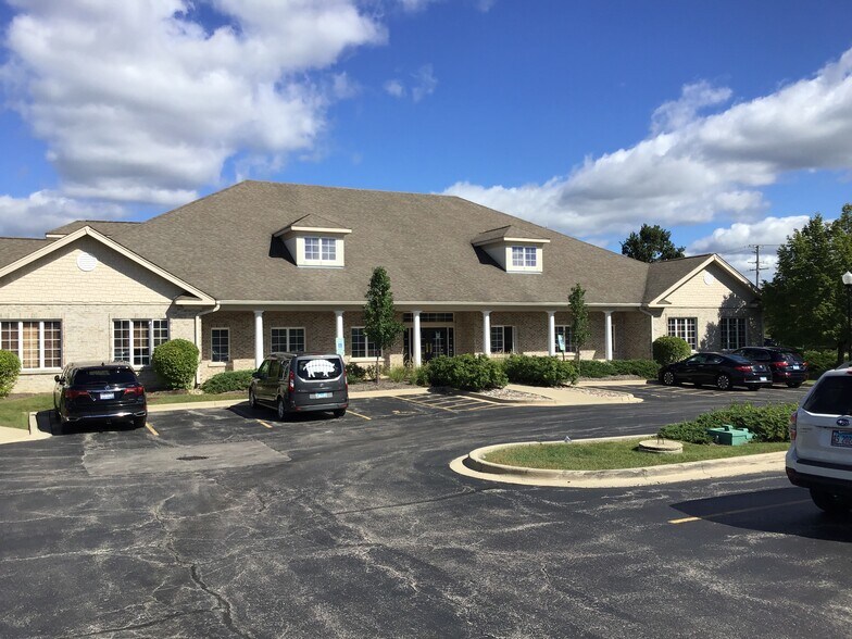 More Photos Of 3 Executive Ct, South Barrington Medical For Lease