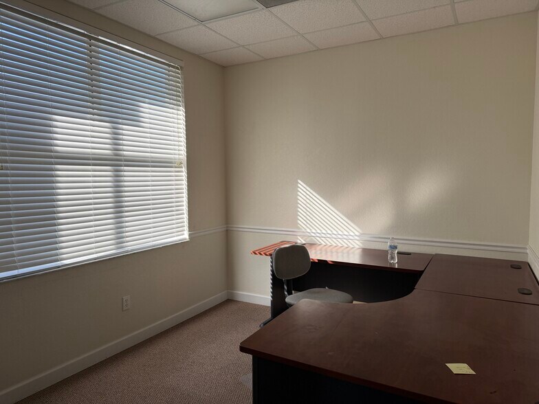 More Photos Of 6150 Diamond Centre Ct, Fort Myers Medical For Sale