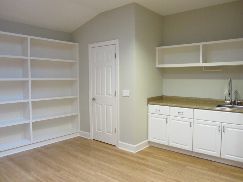 More Photos Of 452 E Paces Ferry Rd NE, Atlanta Office For Sale