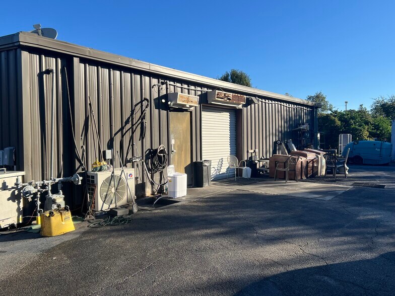 More Photos Of 7036 Highway 90, Longs Restaurant For Sale