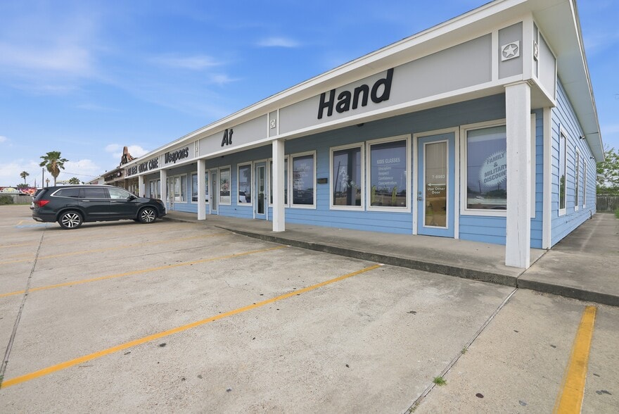 More Photos Of 9929 S Padre Island Dr, Corpus Christi Storefront For Sale