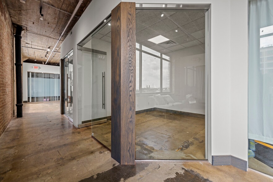 More Photos Of 1409 Washington Ave, Saint Louis Office For Sale