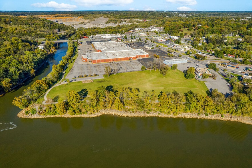 More Photos Of N Riverside Drive, Clarksville Land For Sale