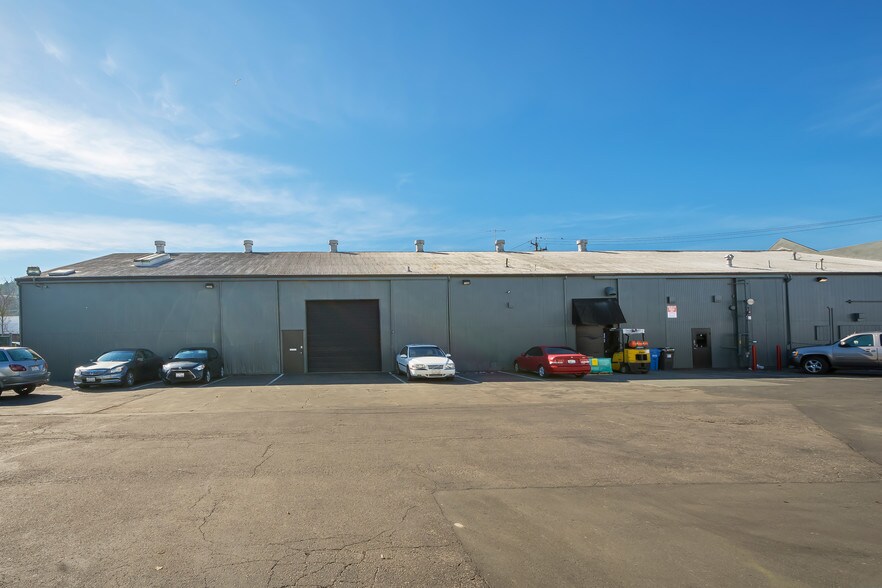 More Photos Of 654 Irwin St, San Rafael Service For Lease