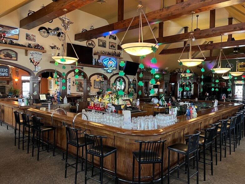 More Photos Of S67W14831 Janesville Rd, Muskego Bar For Sale
