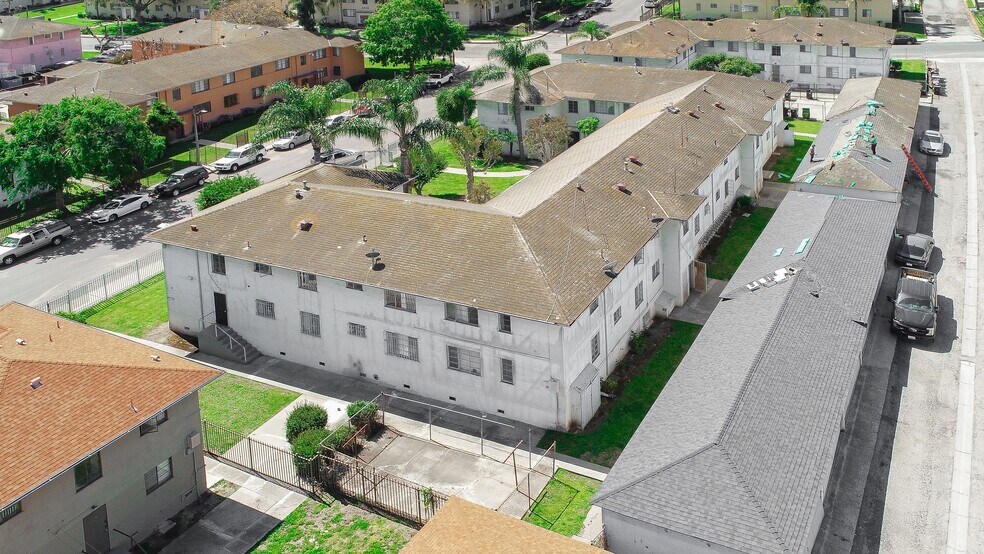 More Photos Of 4073 West Blvd, Los Angeles Apartments For Sale