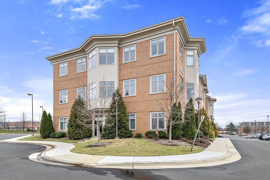 More Photos Of 46169 Westlake Dr, Sterling Medical For Lease