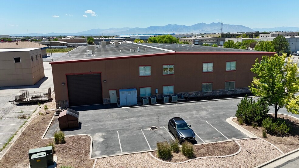 More Photos Of 190 N Cutler Dr, North Salt Lake Warehouse For Lease