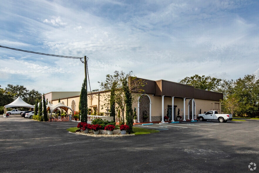 More Photos Of 6463 W Hillsborough Ave, Tampa Industrial For Lease