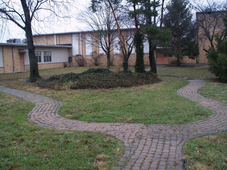 More Photos Of 1901 Mascoutah Ave, Belleville Schools For Sale
