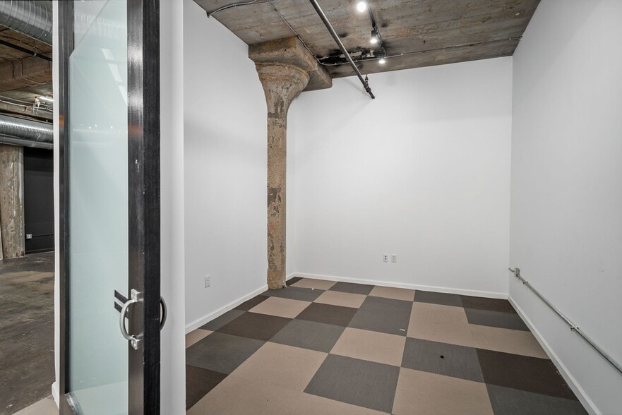 More Photos Of 511 N Garrison Ave, Saint Louis Office For Lease