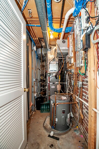 More Photos Of 4 Davis Ct, Brookline Loft Creative Space For Sale