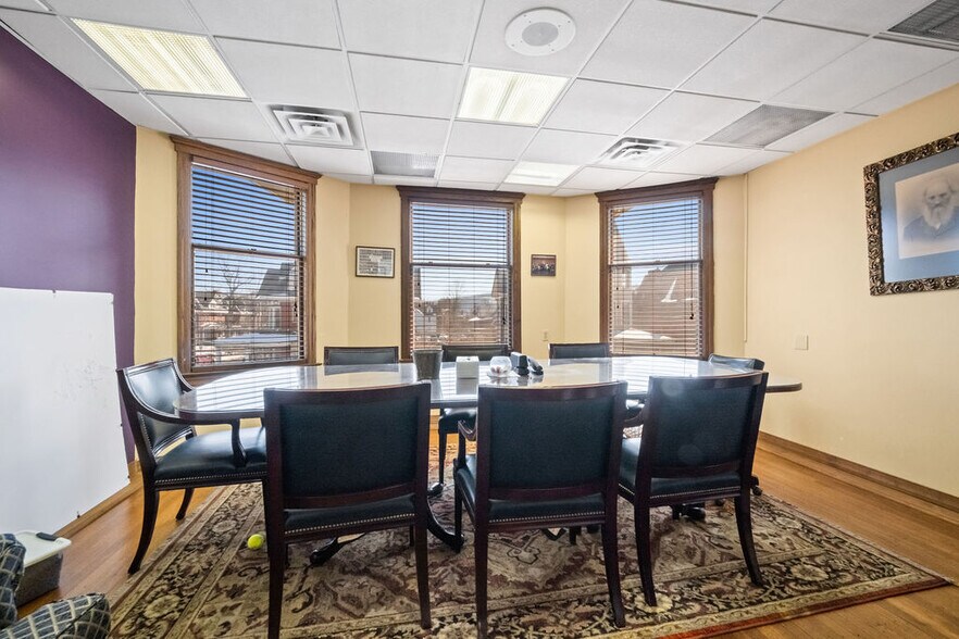 More Photos Of 1337 Virginia St, Charleston Office For Sale