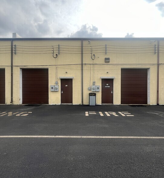 More Photos Of 324 2nd Street Pike, Southampton Light Distribution For Lease