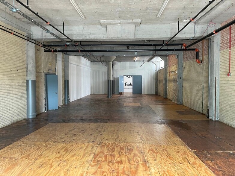 More Photos Of 4130-4150 S Wabash Ave, Chicago Manufacturing For Sale