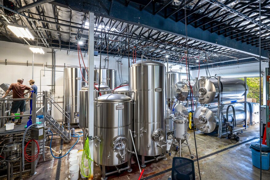 More Photos Of 110 Spring Hill Dr, Grass Valley Manufacturing For Lease