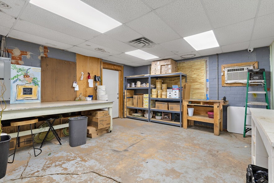 More Photos Of 2710 Grant St, Wichita Falls Freestanding For Sale