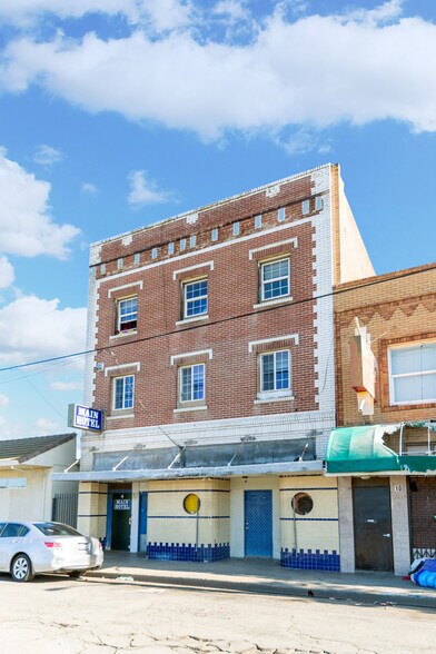 More Photos Of 4 S Main St, Lodi Hospitality For Sale