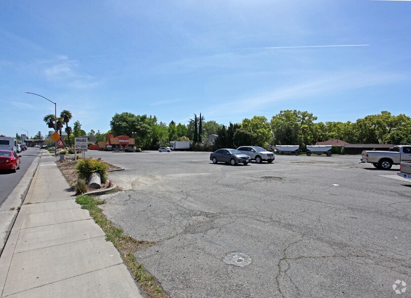 More Photos Of 590 Colusa Ave, Yuba City Land For Lease