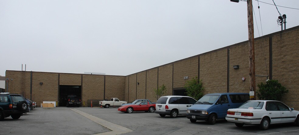 More Photos Of 2202 E Anderson St, Vernon Manufacturing For Sale