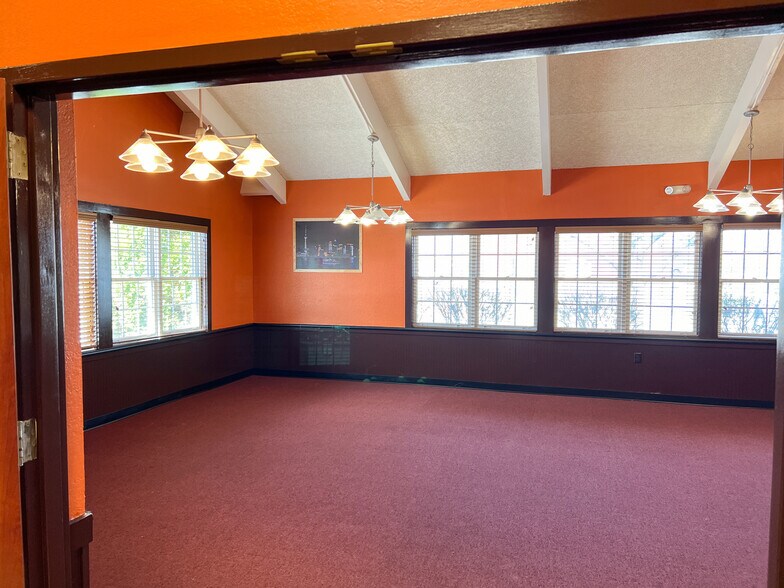 More Photos Of 12090 Mason Montgomery Rd, Cincinnati Restaurant For Sale