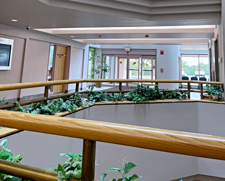 More Photos Of 3 Woodland Rd, Stoneham Medical For Lease