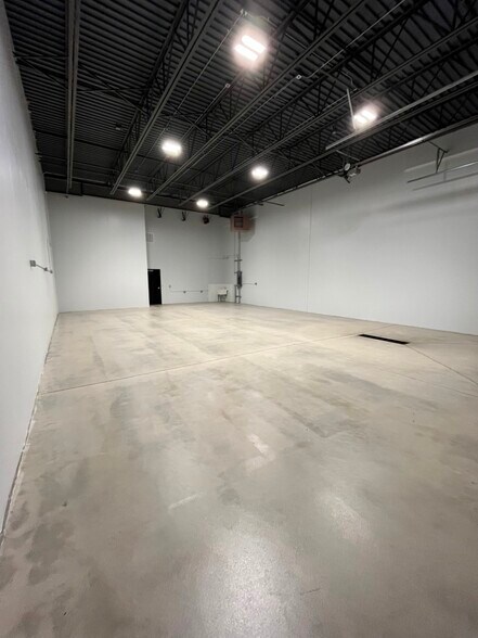 More Photos Of 6845 20th Ave, Centerville Industrial For Lease