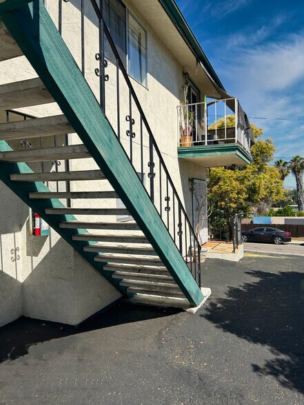 More Photos Of 327 E Orange St, Vista Apartments For Sale