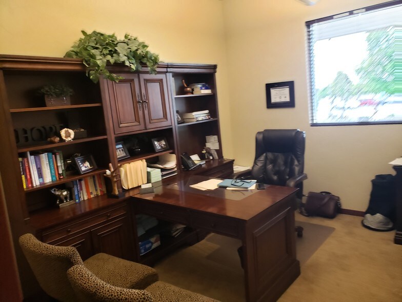 More Photos Of 7525 S Union Park Ave, Sandy Bank For Sale