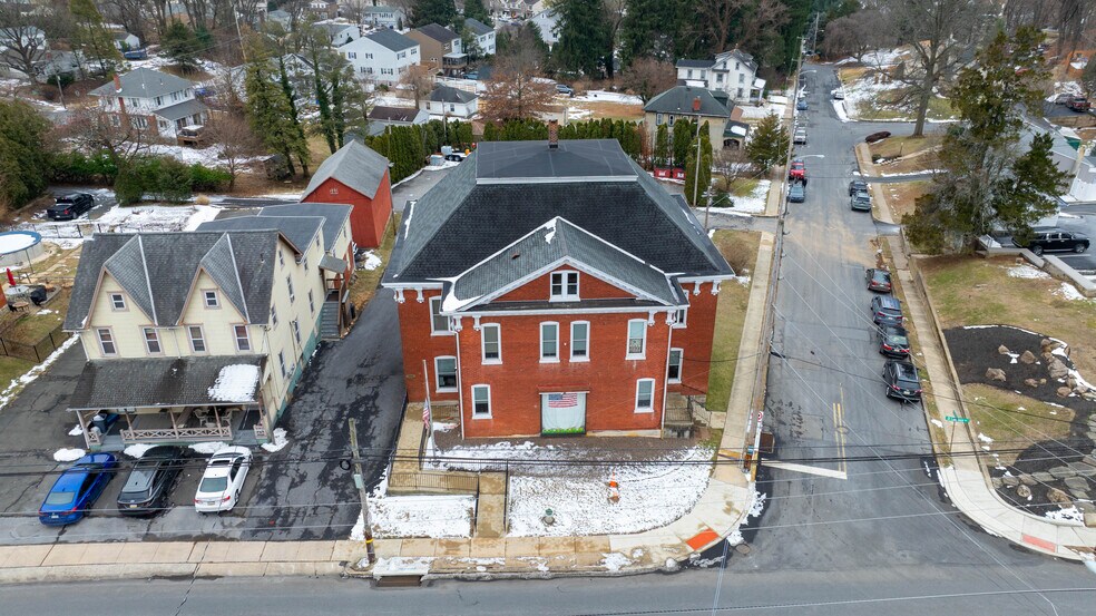 More Photos Of 3540 Saint Lawrence Ave, Reading Loft Creative Space For Sale