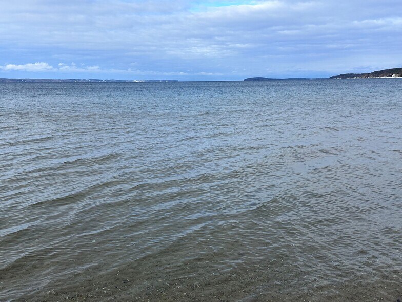 More Photos Of 841 E Front St, Traverse City Hotel For Sale